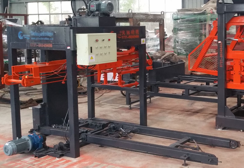 Automatic pallet loader